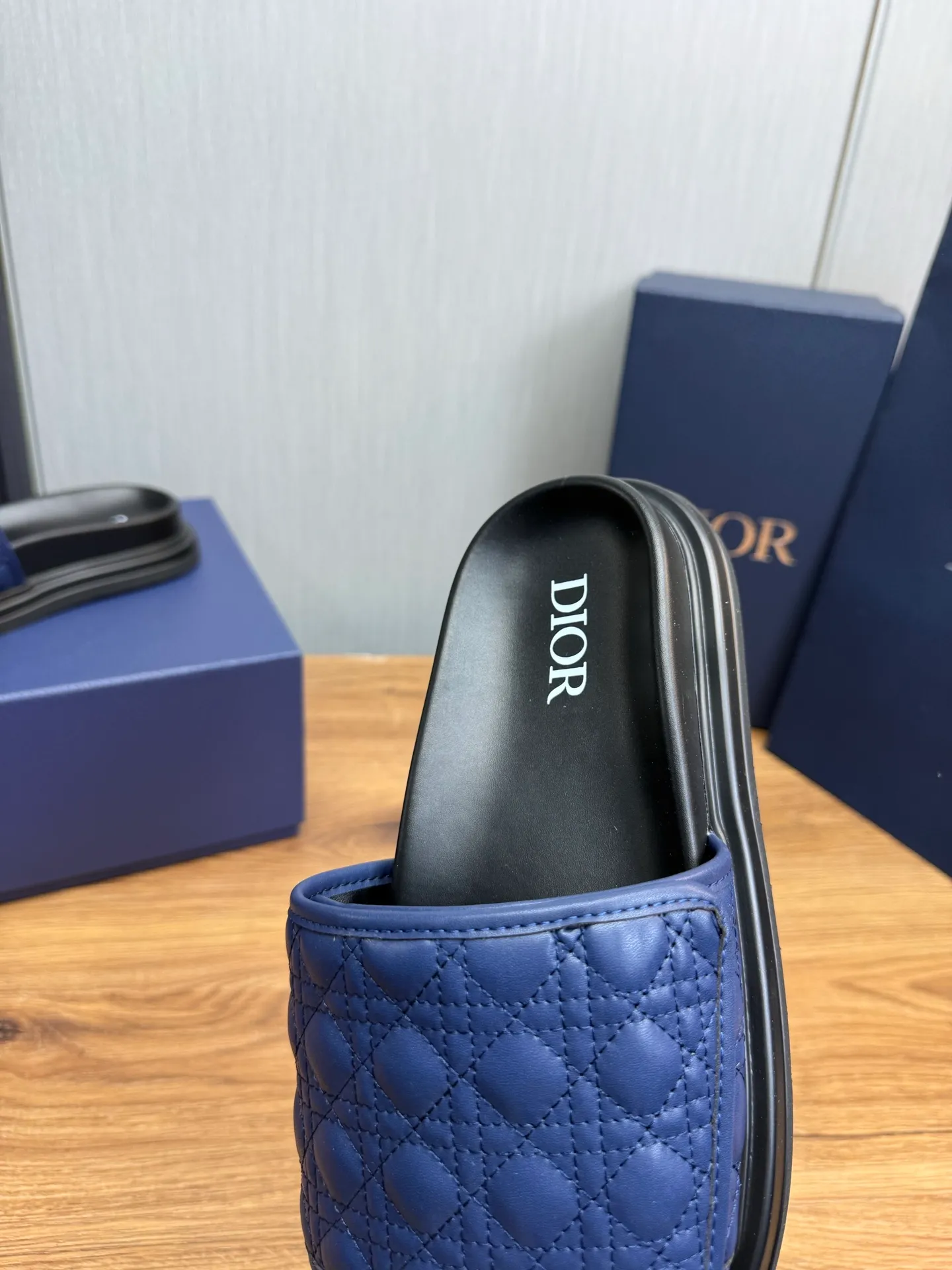 Men's shoes 💰280💰 Dior. Men's slippers 🩴Official website 1:1 production 38-45 yards 45 46 🉑️Customized original material shipped✅